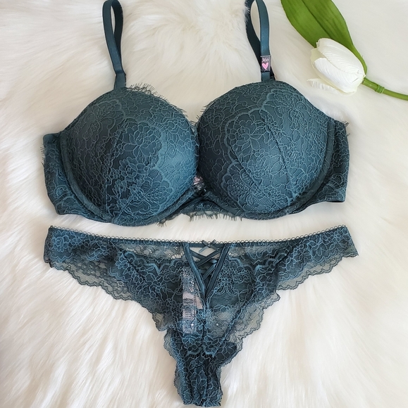 Victoria's Secret Other - 🎁VICTORIA'S SECRET PUSH-UP BRA 36D + VS THONG PANTY SIZE M